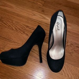 Black Platform Heels (3.5”) Size 7.5